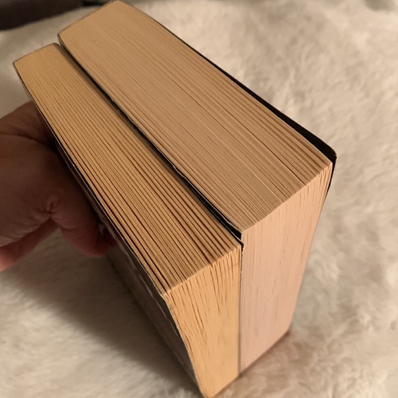 John Grisham set of 2 books - Picture 5 of 5